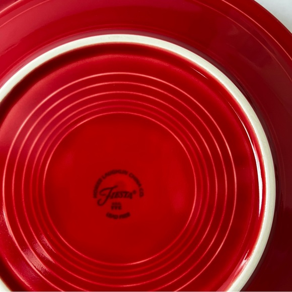 Fiesta Classic Rim 10 1/2" Dinner Plate Scarlet Vibrant Red Ceramic - Picture 5 of 5